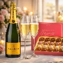 VeuveClicquotBrut_ParisianMacaronsChampagneGiftSetwithChampagneGlassesEngravedforFree_1.webp